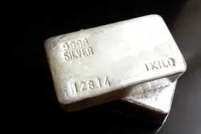 Silver ETF (SLV) Soars: Inflation, Fed Cuts & AI Fuel 2026 Bull Case