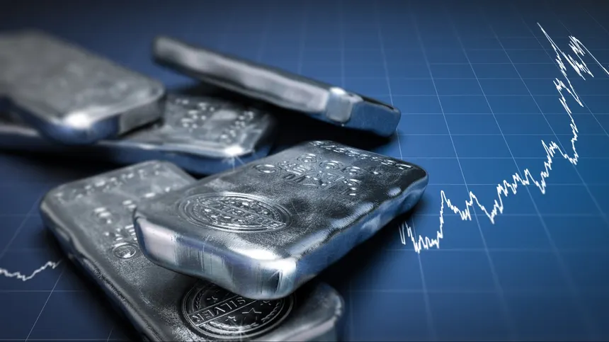 Silver Futures Target $80 as Geopolitical & Rate-Cut Tailwinds Intensify